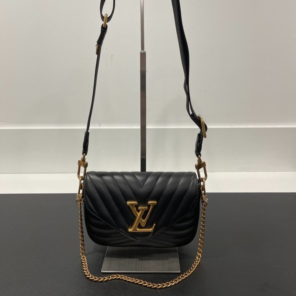 Louis Vuitton Pochette New Wave Leather Handbag (JB1126)